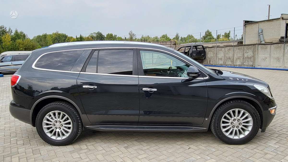 Buick Enclave 2010 — салон