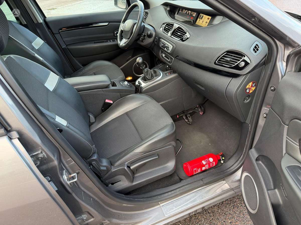 Renault Grand 2012 — photo 11