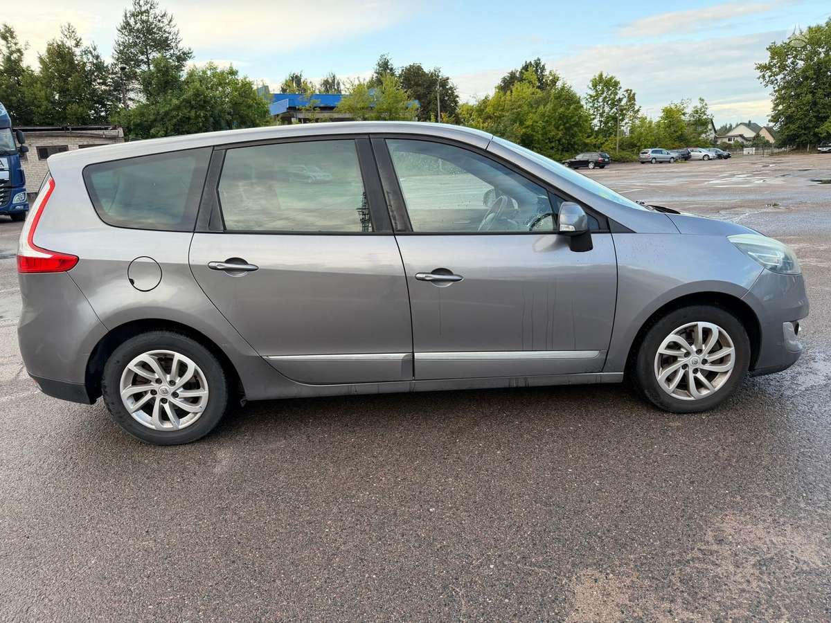 Renault Grand 2012 — rear view