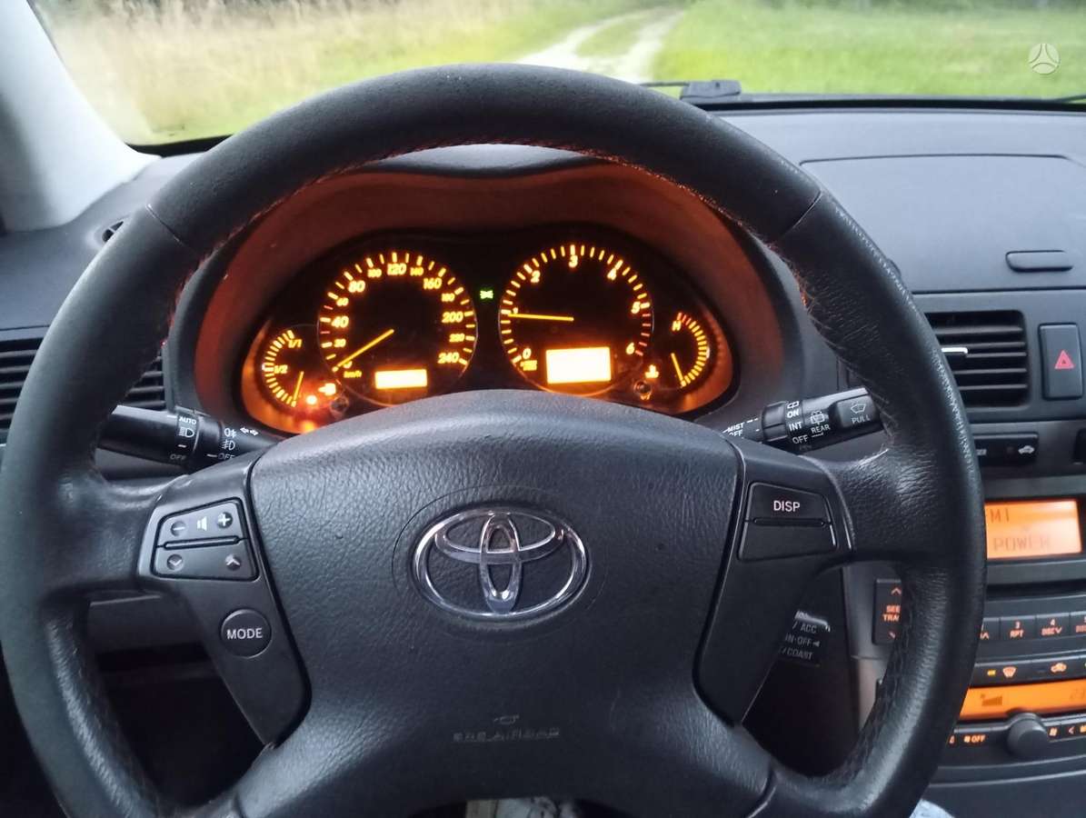 Toyota Avensis 2008 — photo 10