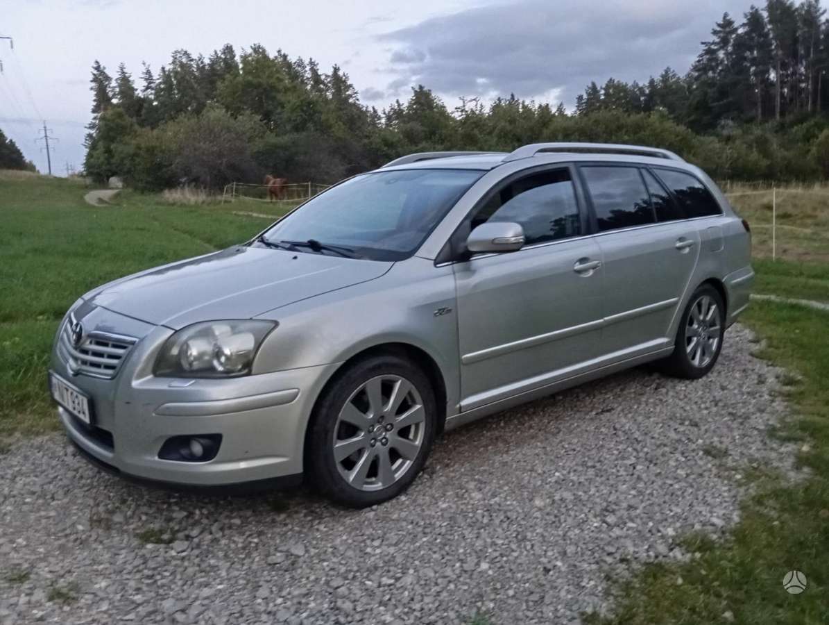 Toyota Avensis 2008 — interior
