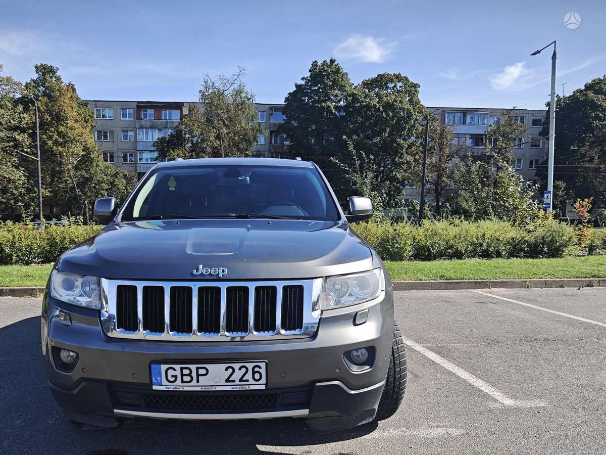 Jeep Grand 2012 — вигляд ззаду