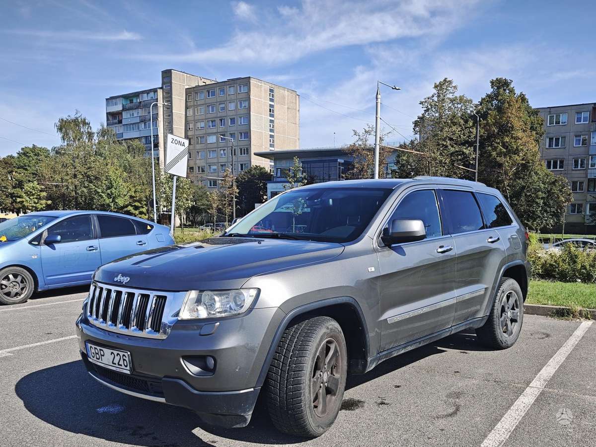 Jeep Grand 2012 — салон