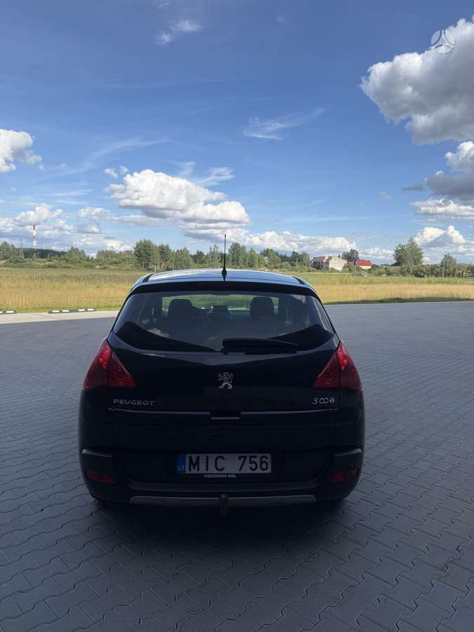Peugeot 3008 2011 — engine 1560 cm³, 111 HP (82kW)