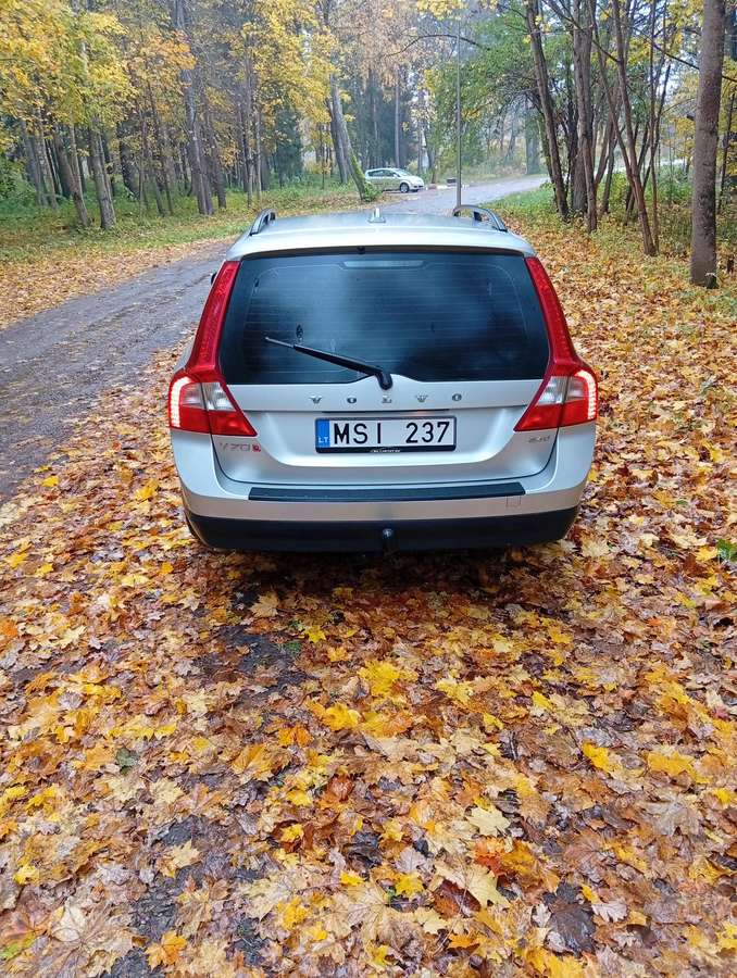 Volvo V70 2008 — салон