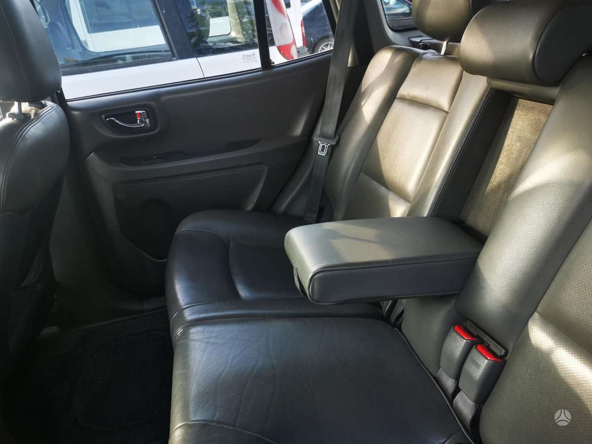 Hyundai Santa 2004 — photo 21