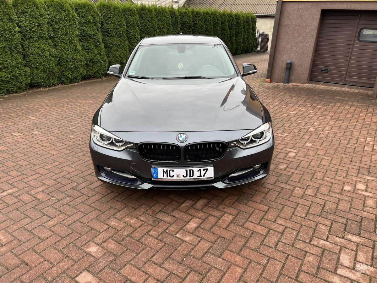 BMW 320 2014 — rear view