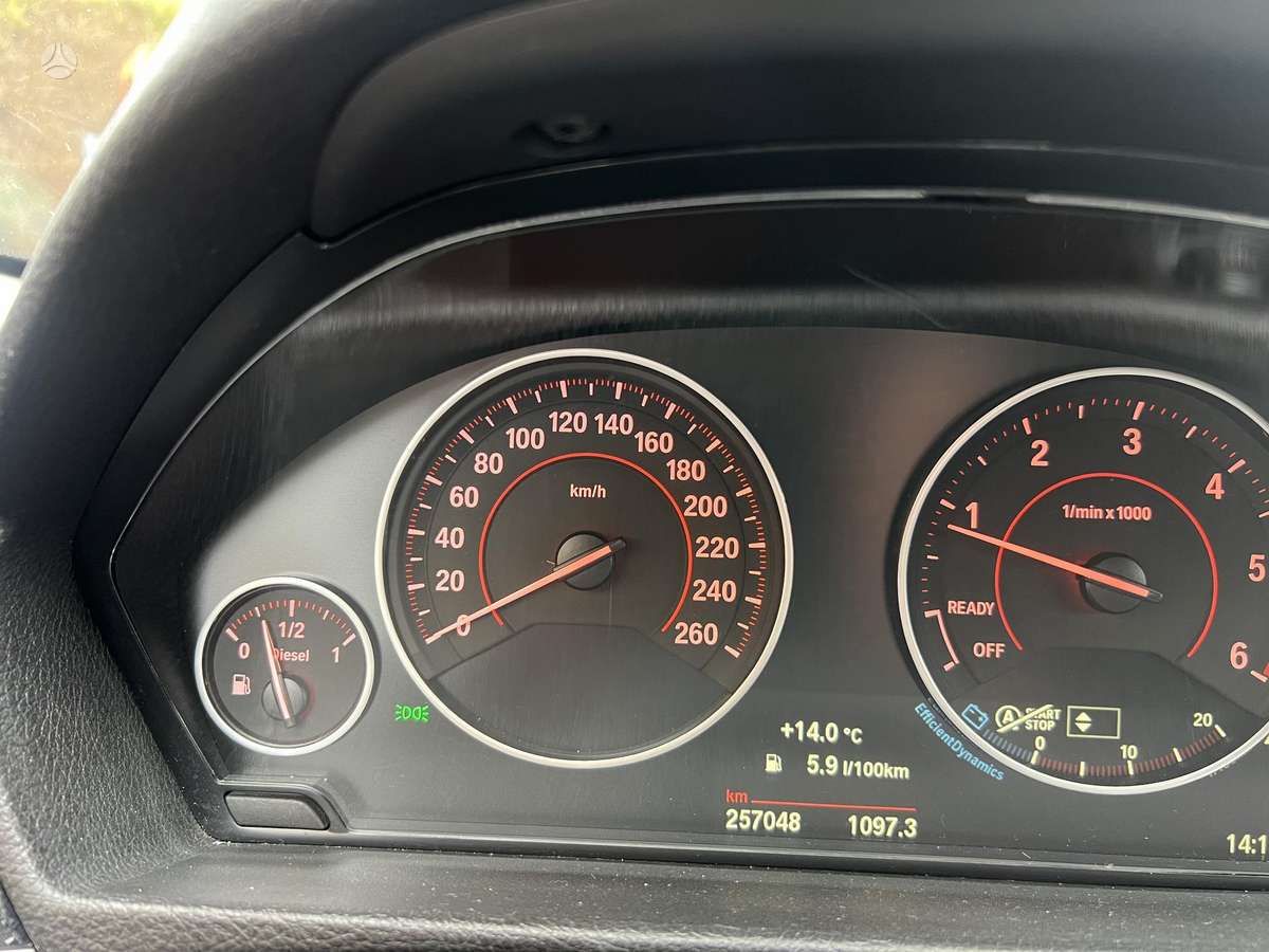 BMW 320 2014 — photo 22