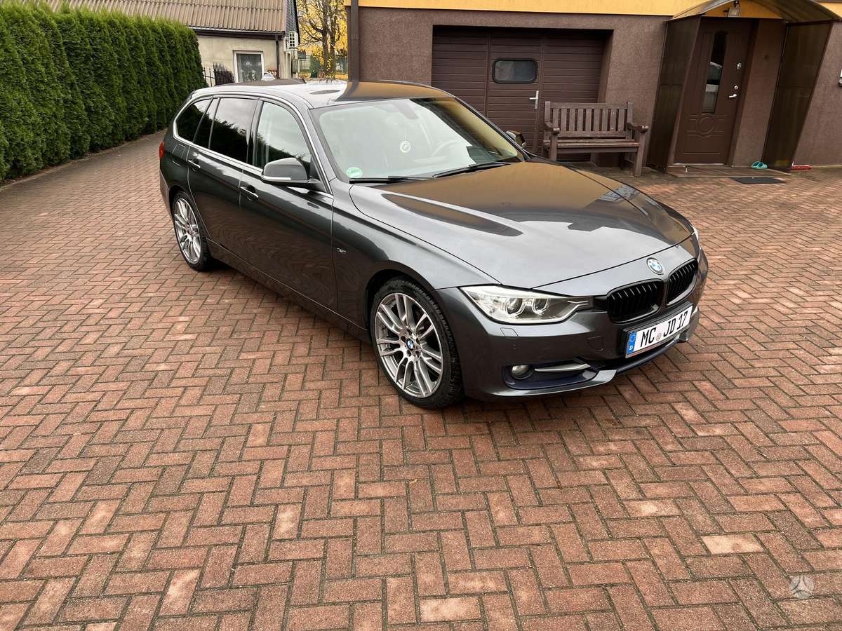 BMW 320 2014 — interior