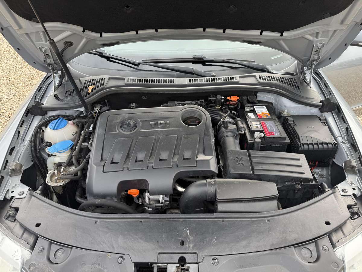 Skoda Superb 2012 — photo 7