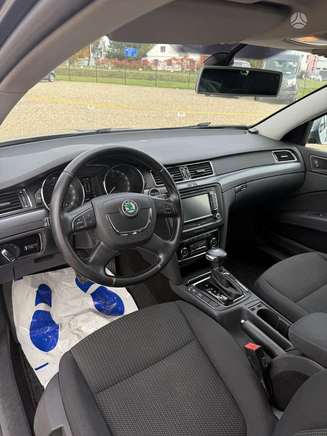 Skoda Superb 2012 — photo 8