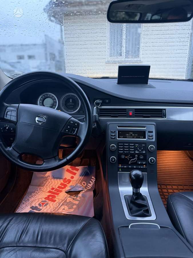 Volvo V70 2008 — photo 10