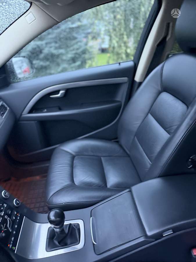 Volvo V70 2008 — photo 14