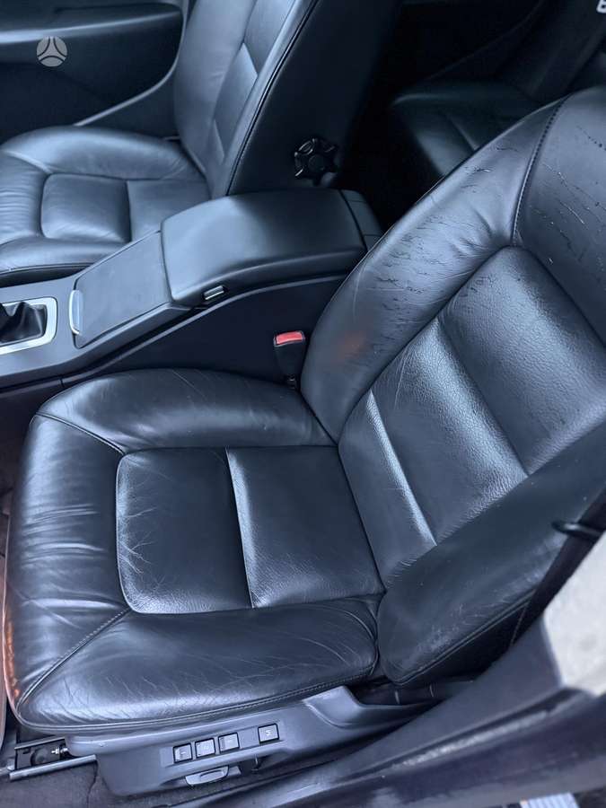 Volvo V70 2008 — photo 15
