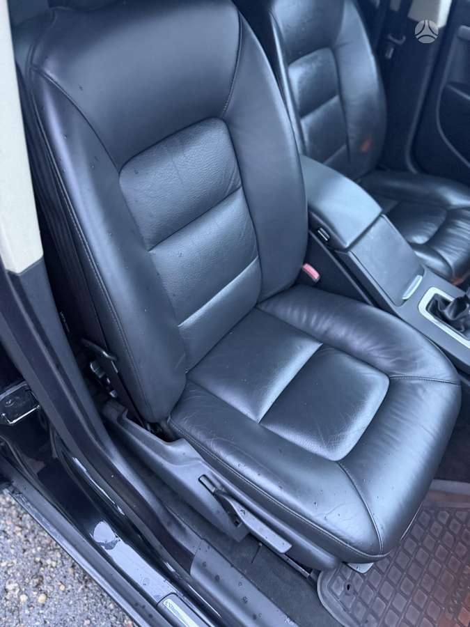 Volvo V70 2008 — photo 17