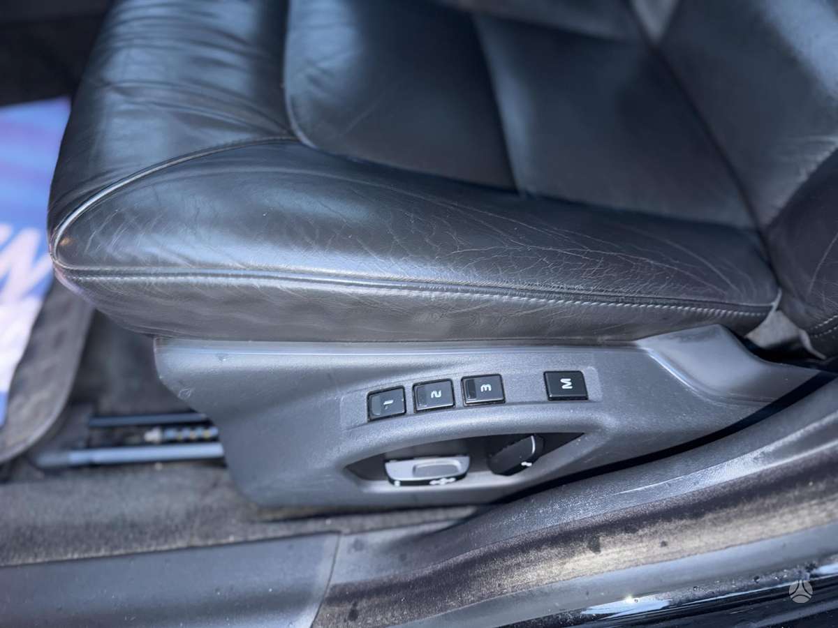 Volvo V70 2008 — photo 19