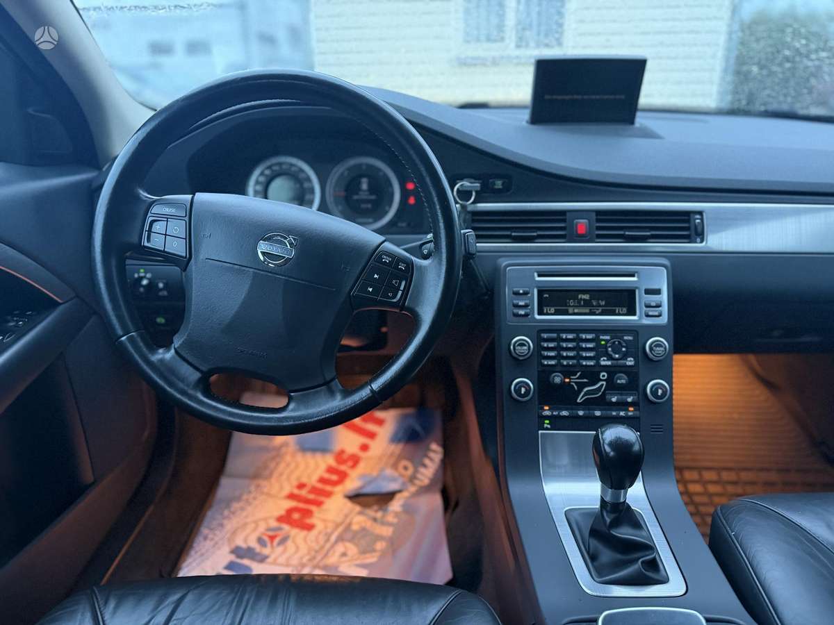 Volvo V70 2008 — photo 9