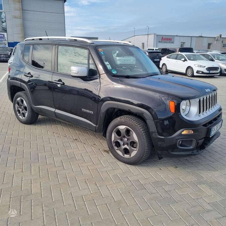 Jeep Renegade 2015 — вигляд ззаду