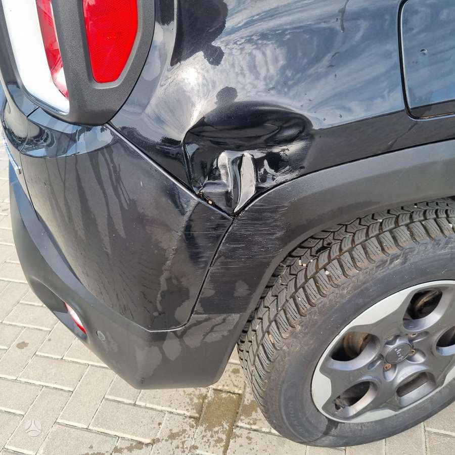 Jeep Renegade 2015 — салон