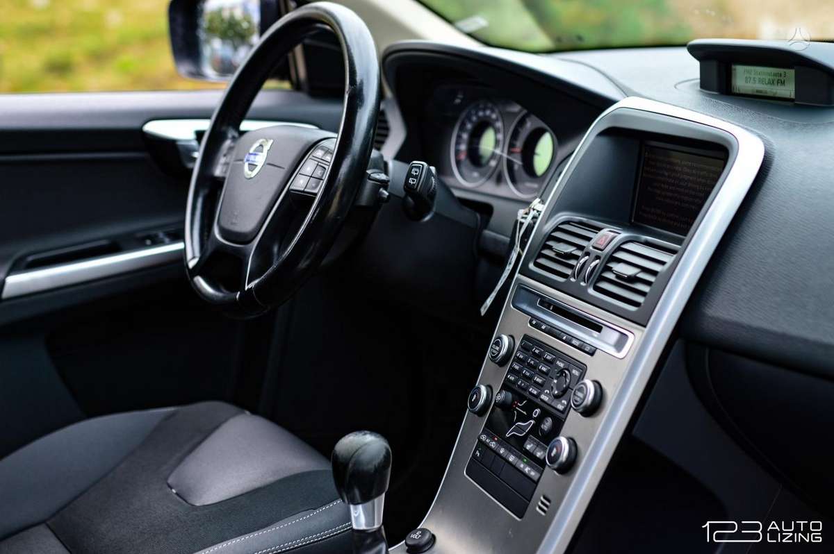 Volvo XC60 2010 — фото 13