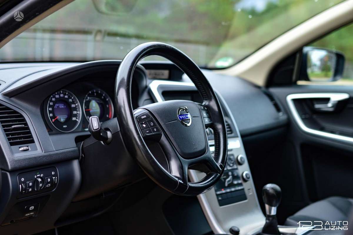 Volvo XC60 2010 — фото 14