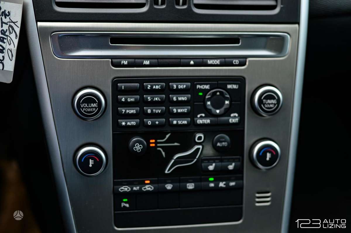 Volvo XC60 2010 — фото 18