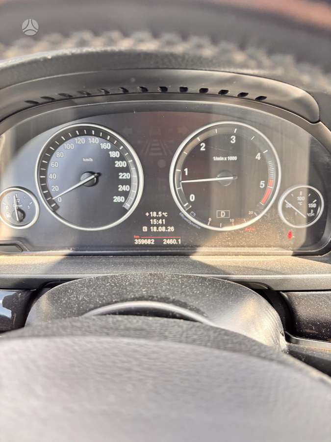 BMW 525 2011 — photo 12