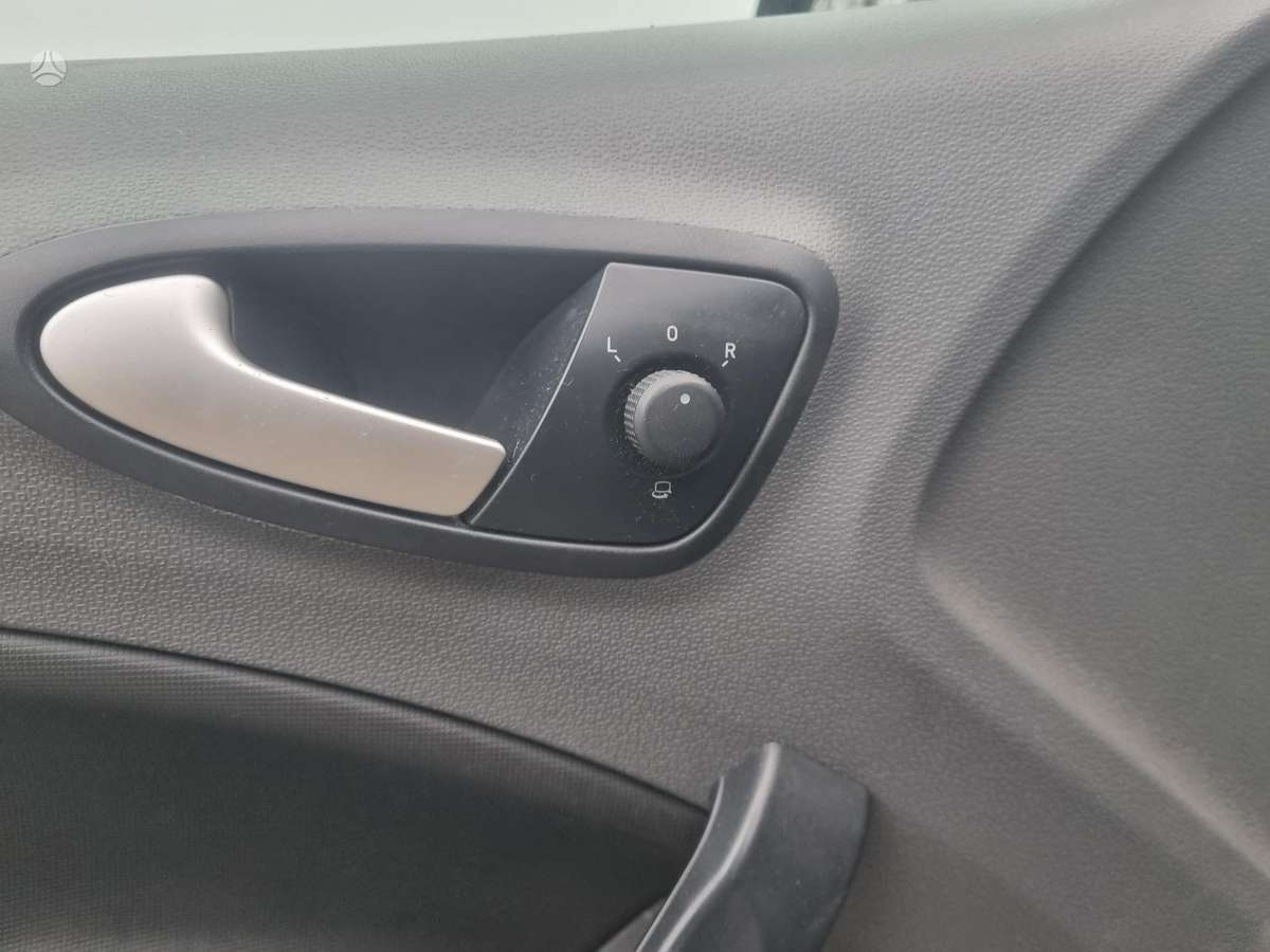 Seat Ibiza 2011 — photo 12