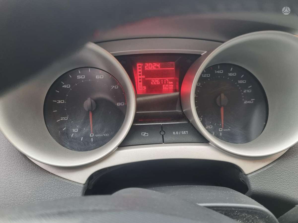 Seat Ibiza 2011 — photo 15