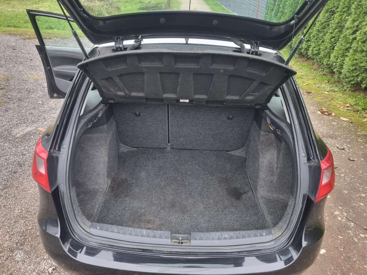 Seat Ibiza 2011 — photo 19