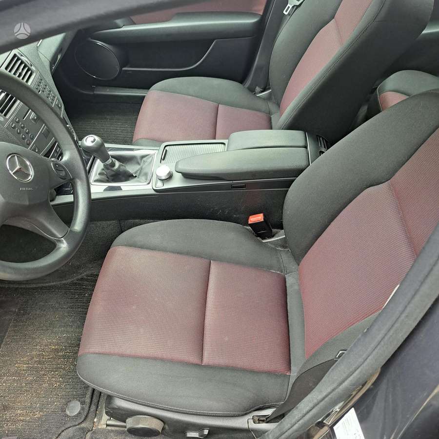 Mercedes-Benz C220 2010 — photo 5