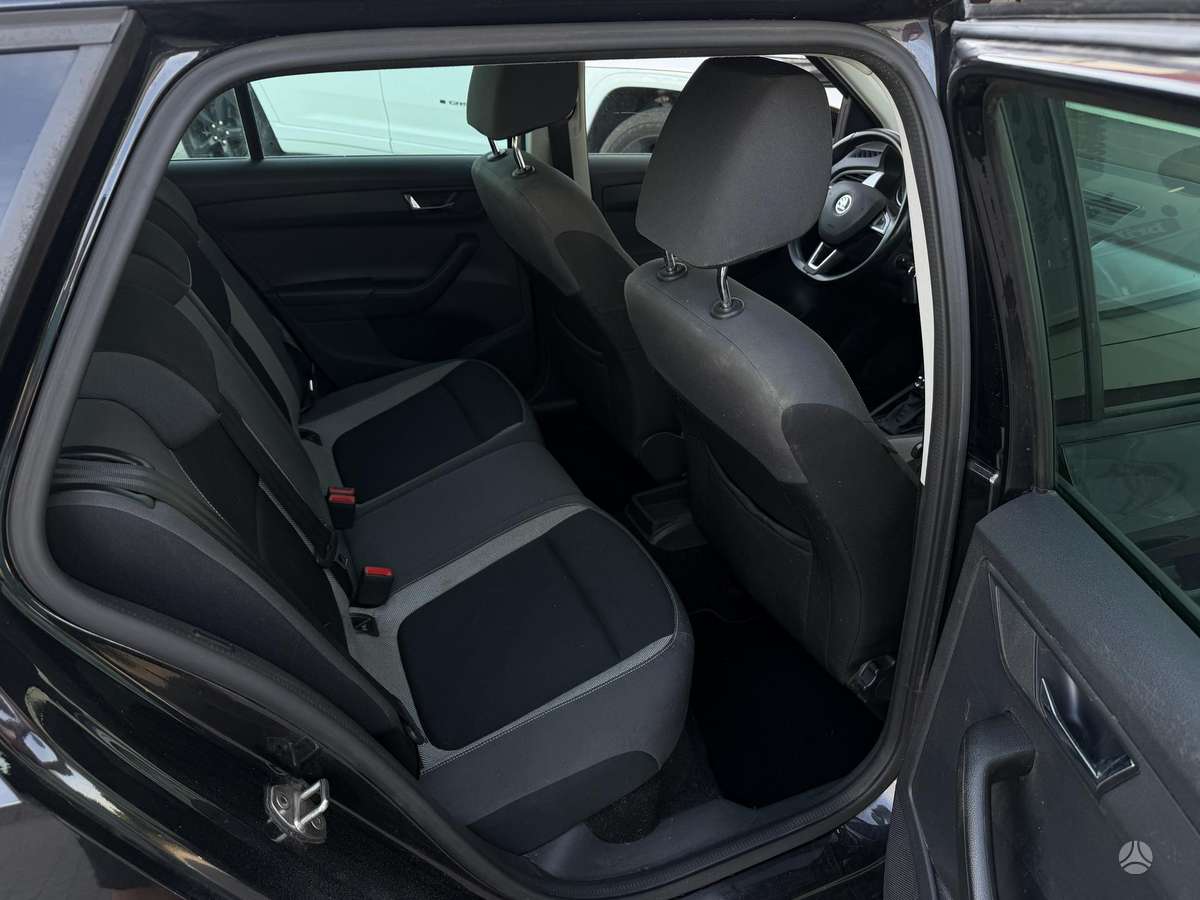 Skoda Fabia 2015 — фото 17