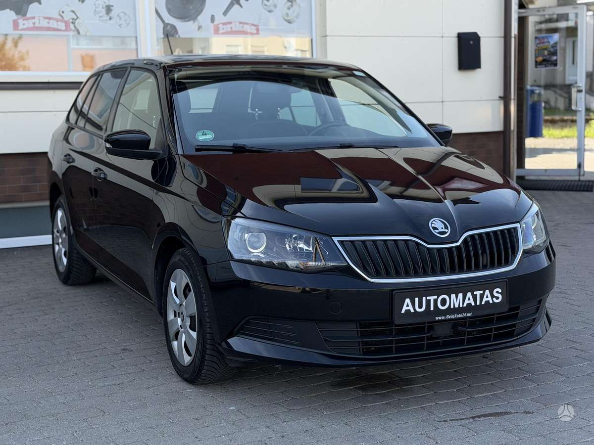 Skoda Fabia 2015 — вигляд ззаду