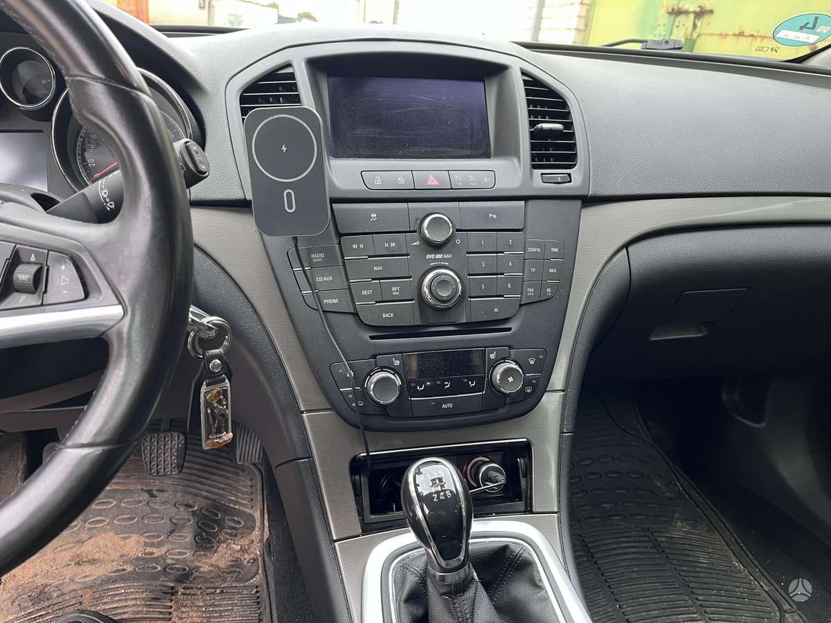 Opel Insignia 2010 — photo 10
