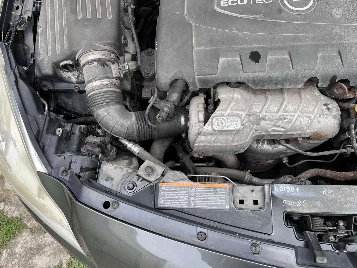 Opel Insignia 2010 — photo 8