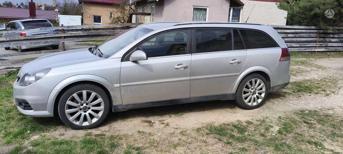 Opel Vectra 2007 — rear view