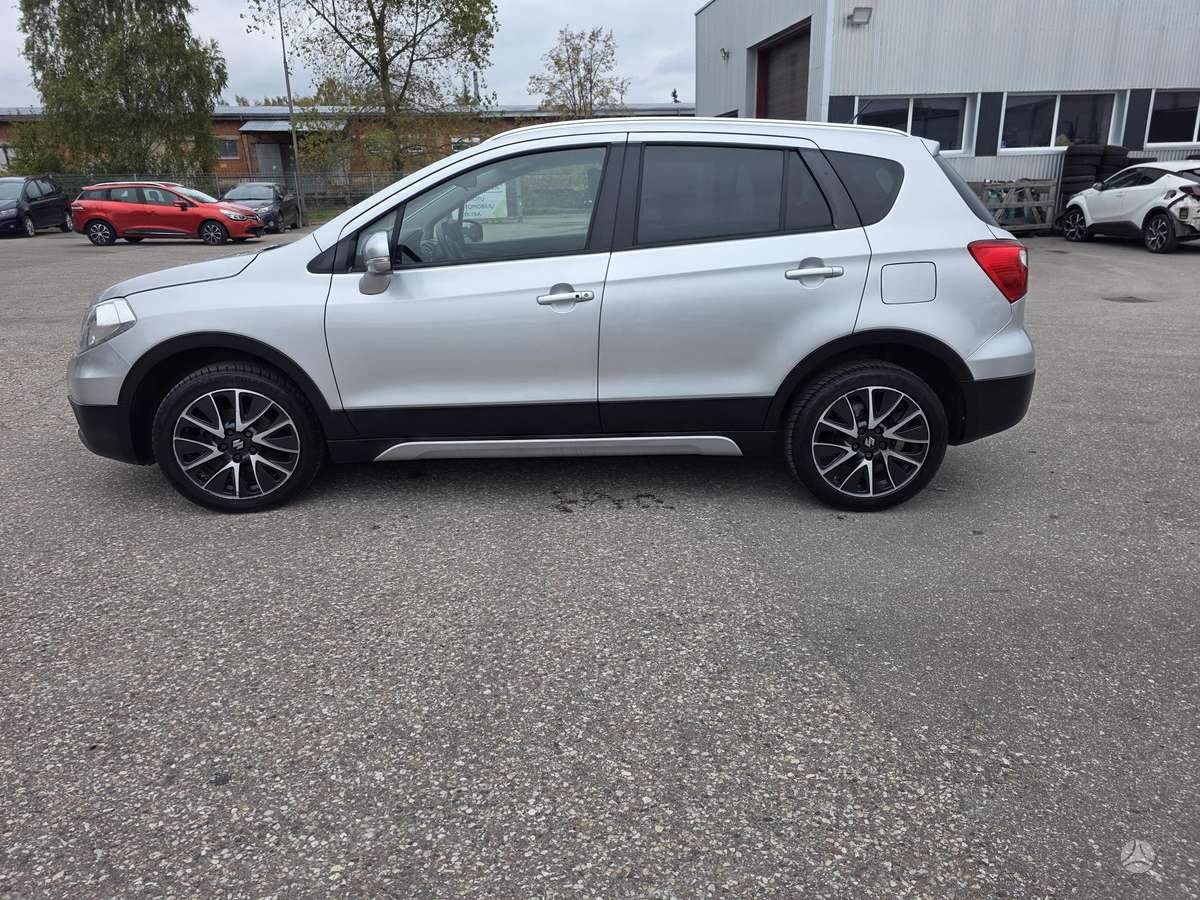 Suzuki SX4 2015 — фото 10