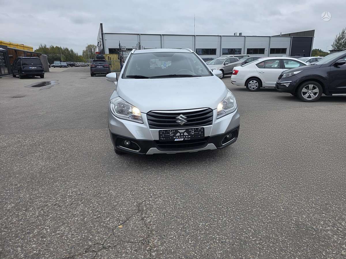 Suzuki SX4 2015 — вигляд ззаду
