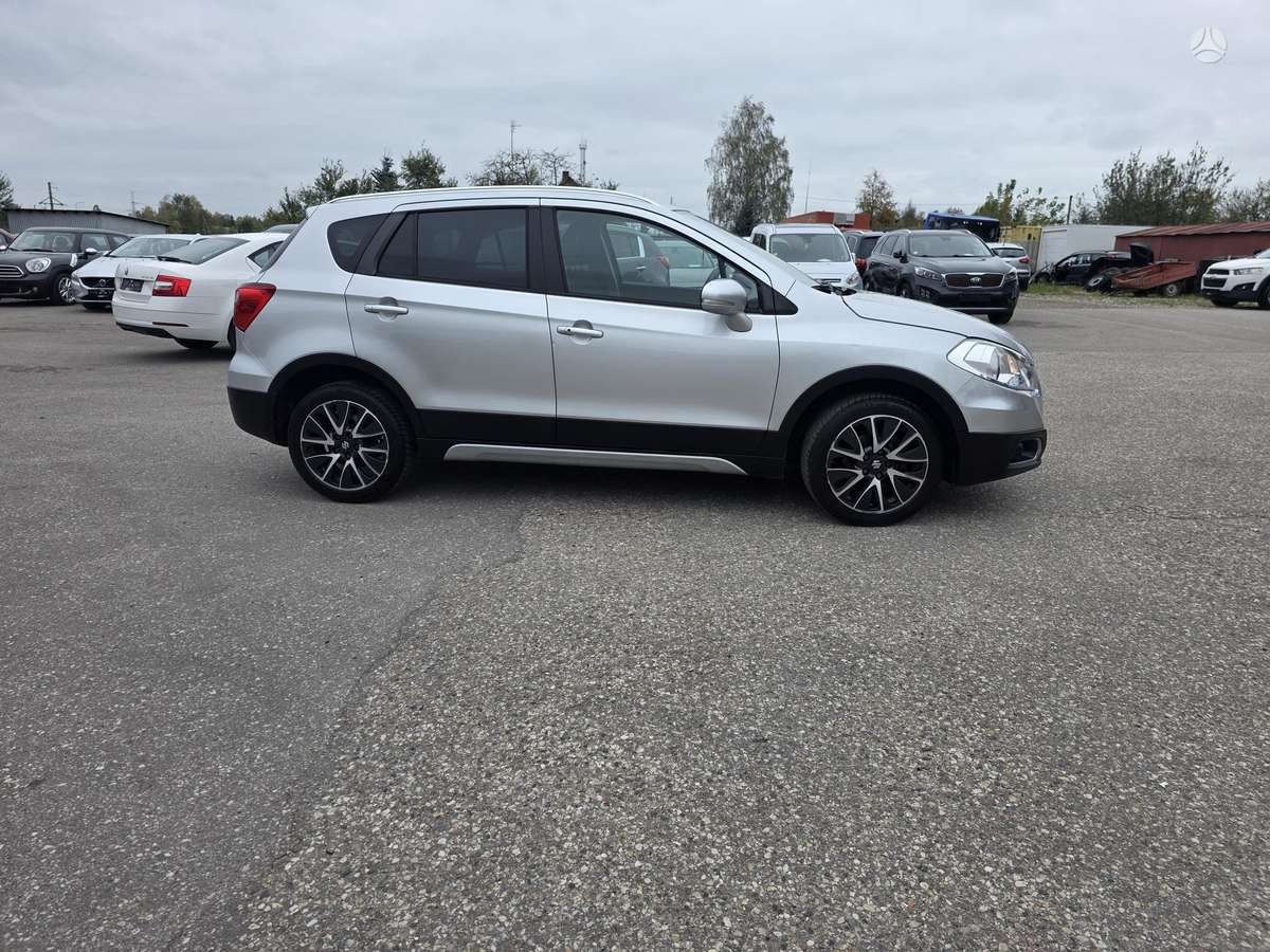 Suzuki SX4 2015 — двигун 1586 cm³, 120 HP (88kW)