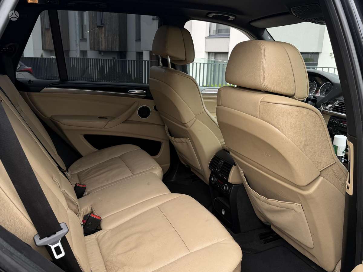 BMW X5 2009 — photo 16