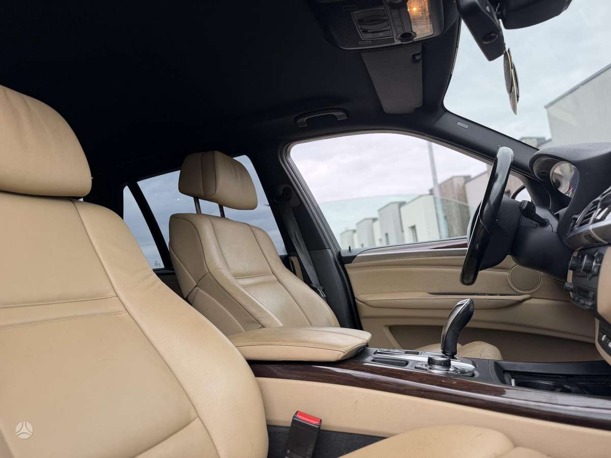 BMW X5 2009 — photo 19