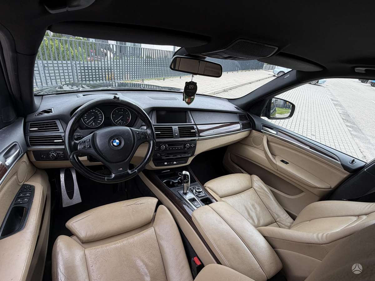BMW X5 2009 — photo 20