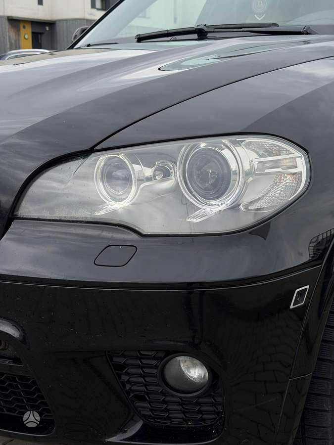 BMW X5 2009 — photo 27
