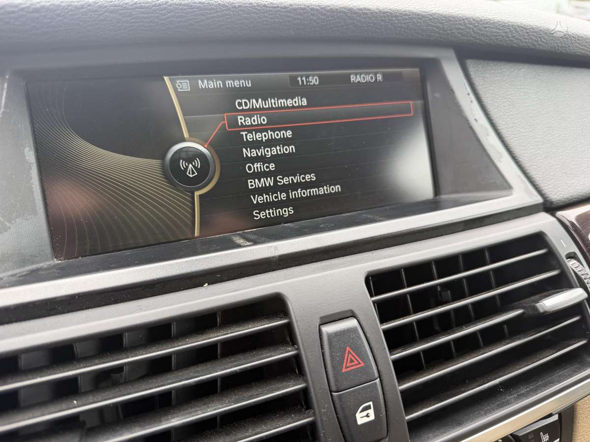 BMW X5 2009 — photo 28
