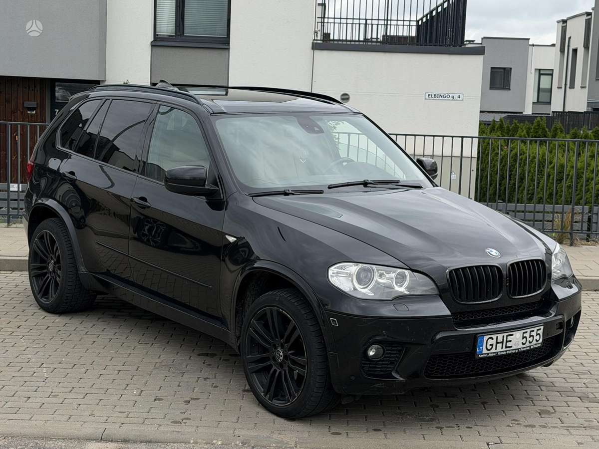 BMW X5 2009 — engine 3000 cm³