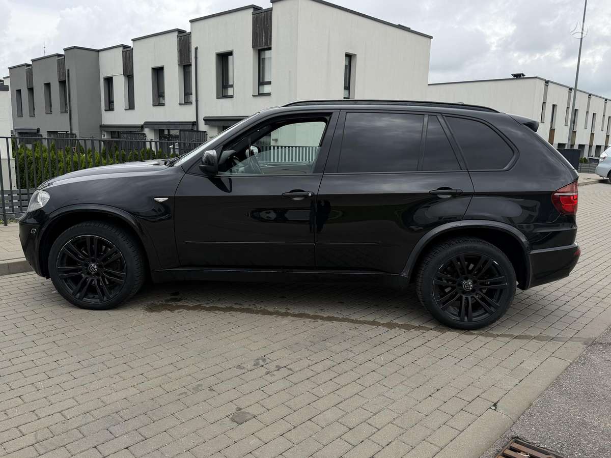 BMW X5 2009 — photo 6