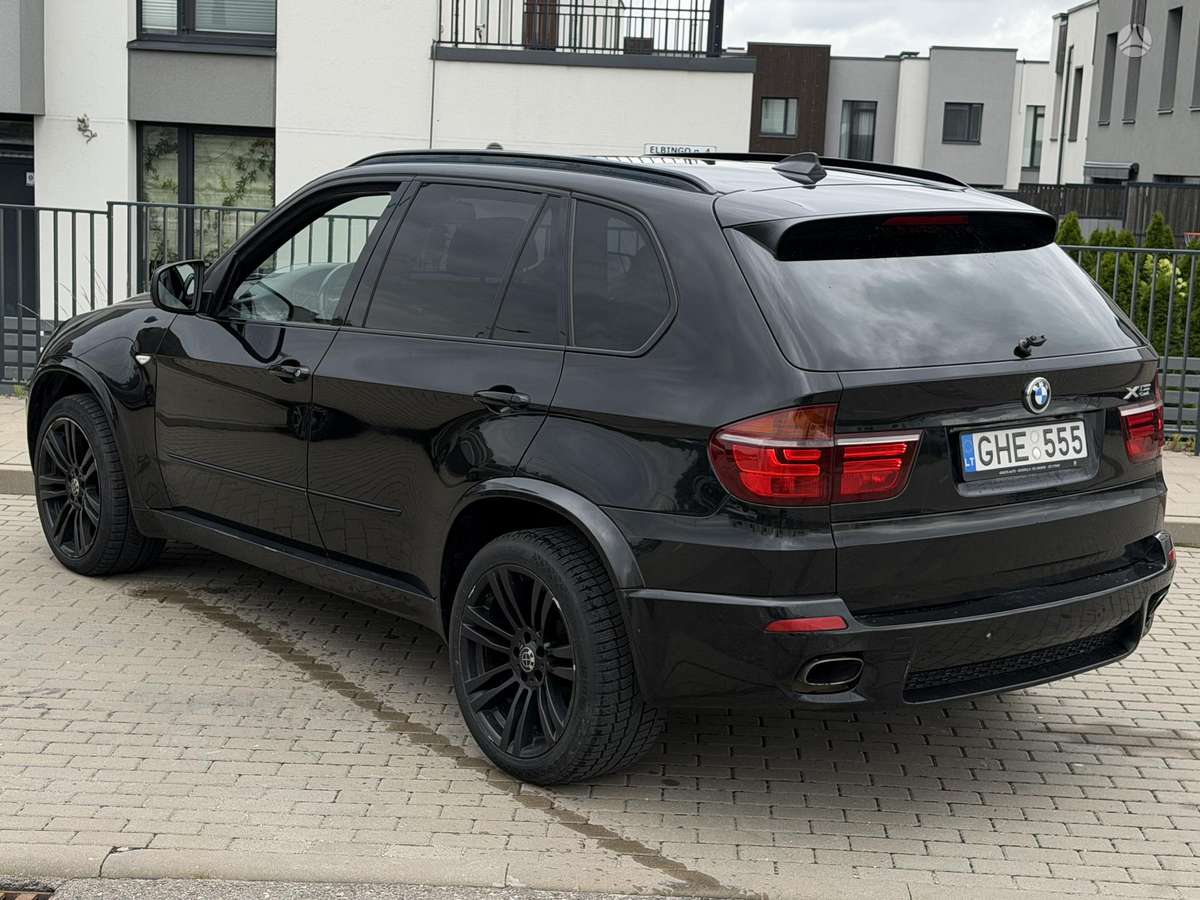 BMW X5 2009 — photo 9