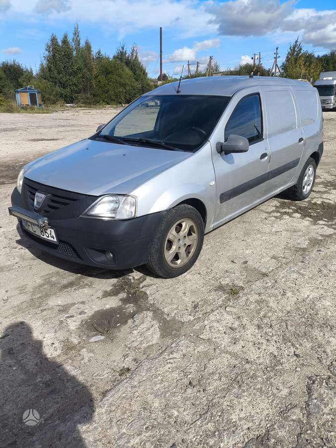Dacia Logan 2011 — rear view
