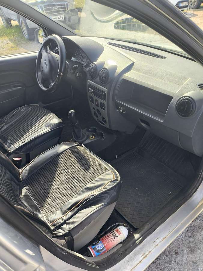 Dacia Logan 2011 — photo 6