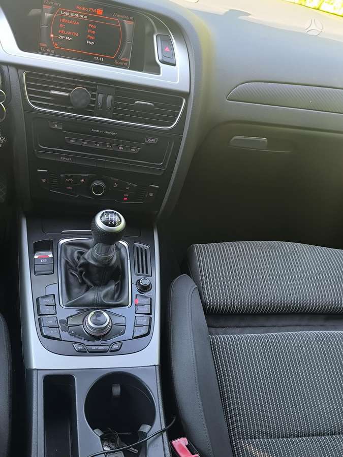Audi A4 2008 — photo 9